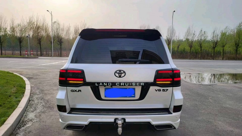 保定15年丰田兰德酷路泽2