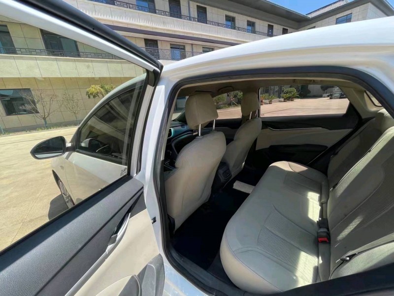 邢台17年别克英朗7