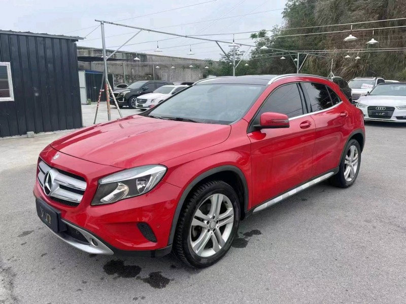 宜昌16年奔驰GLA4