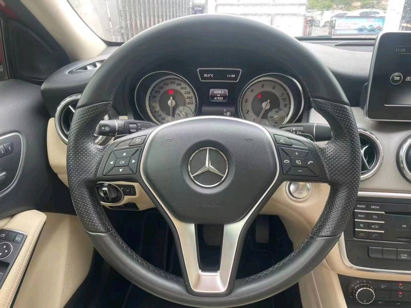 宜昌16年奔驰GLA7