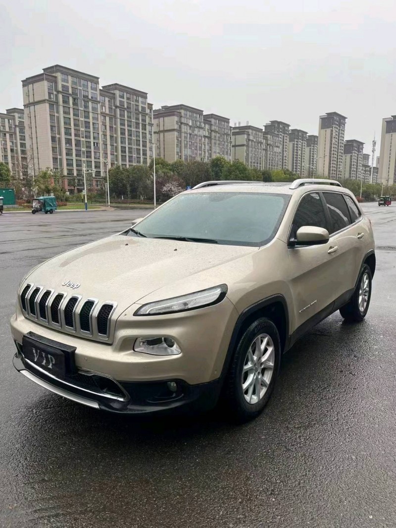 淮南16年Jeep自由光2