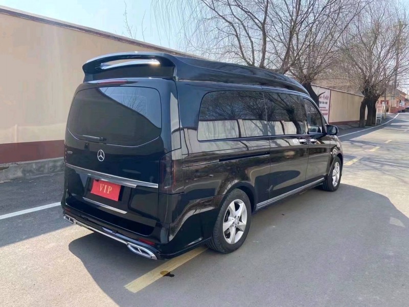 东营17年奔驰威霆4