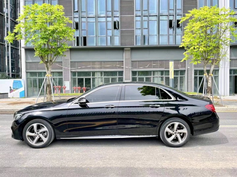 深圳18年奔驰E8