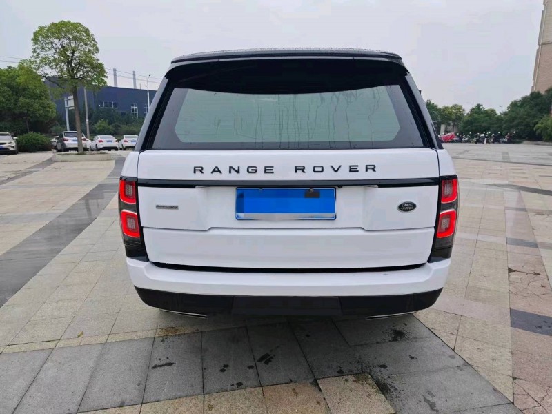 武汉17年路虎揽胜行政8