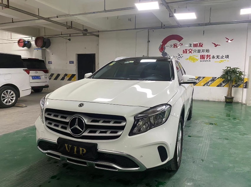 成都19年奔驰CLA2