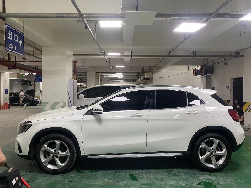 成都19年奔驰CLA3