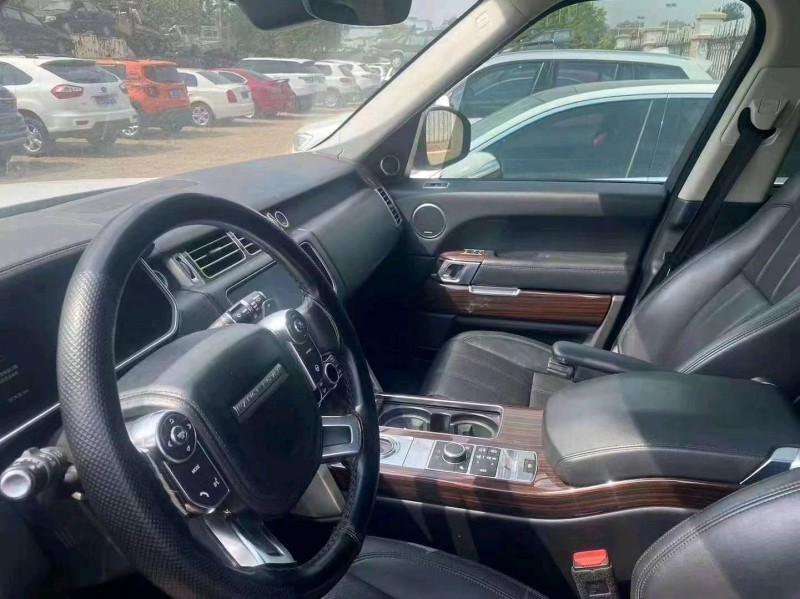 济宁17年路虎揽胜行政2