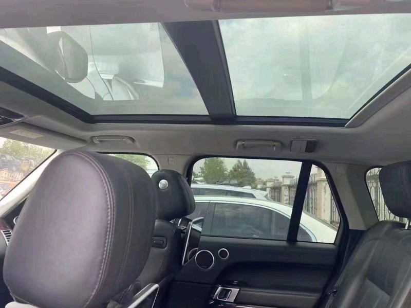 济宁17年路虎揽胜行政3