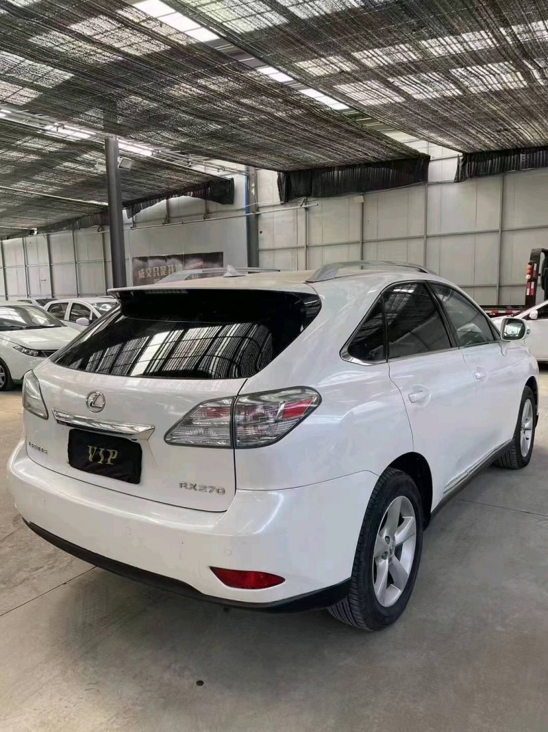 潍坊10年雷克萨斯RX8