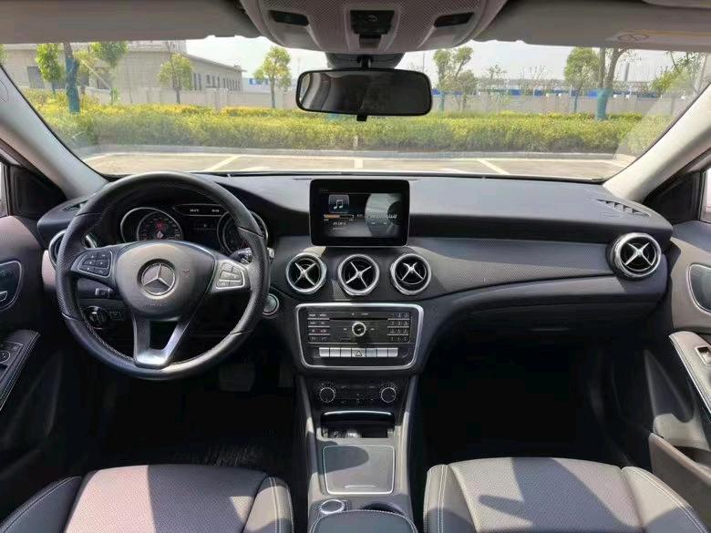 盐城18年奔驰GLA7