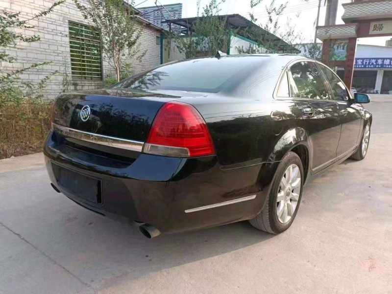 珠海11年别克林荫大道8