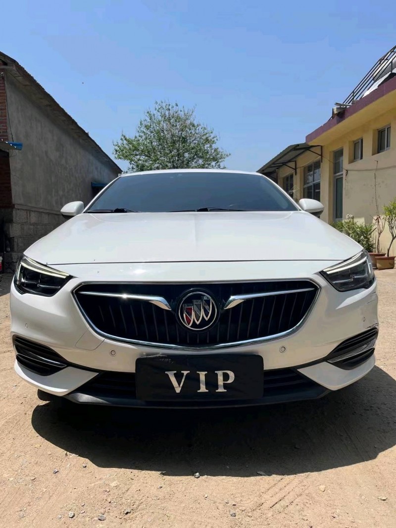 青岛18年别克君威1