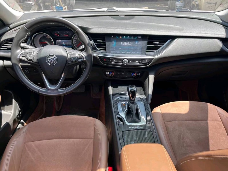 青岛18年别克君威2