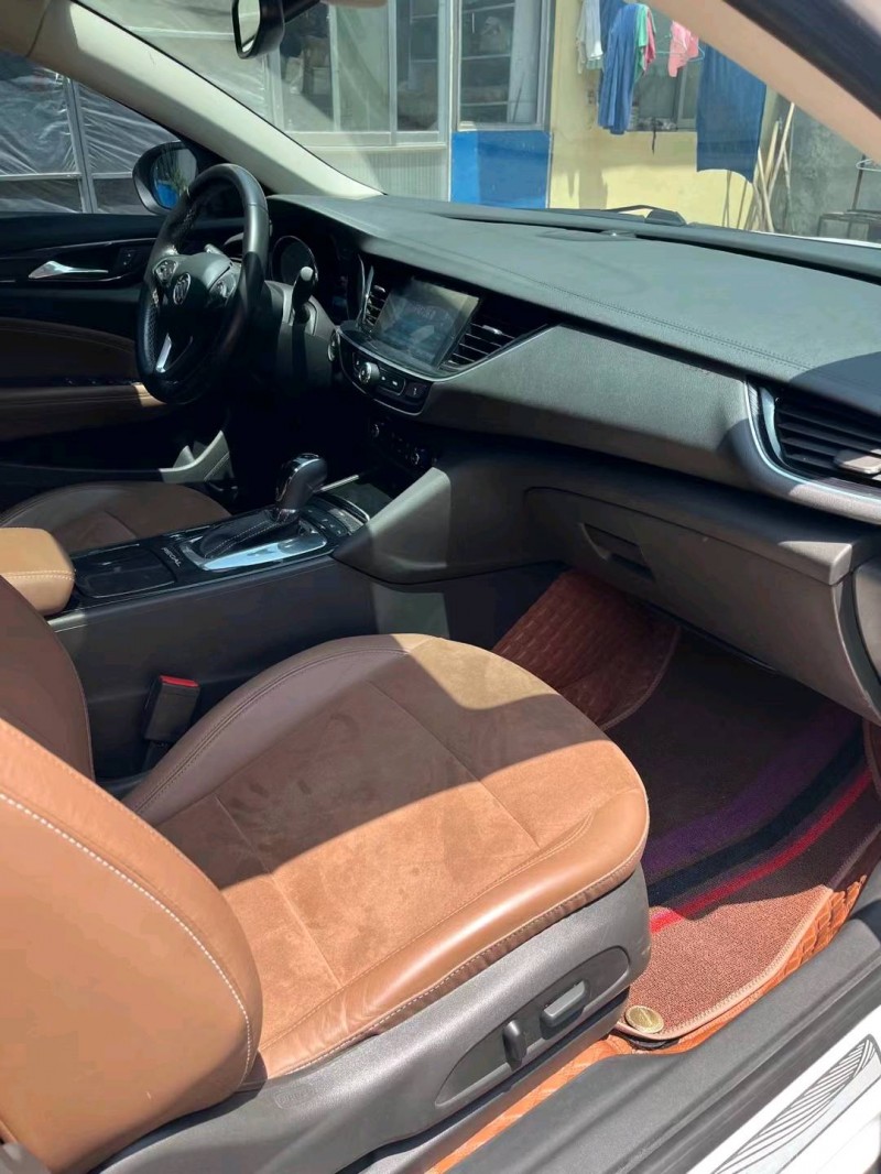 青岛18年别克君威4