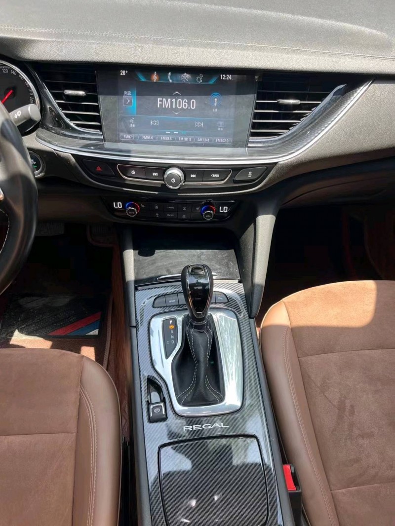 青岛18年别克君威6