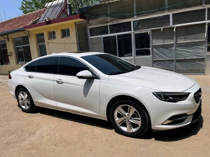 青岛18年别克君威7