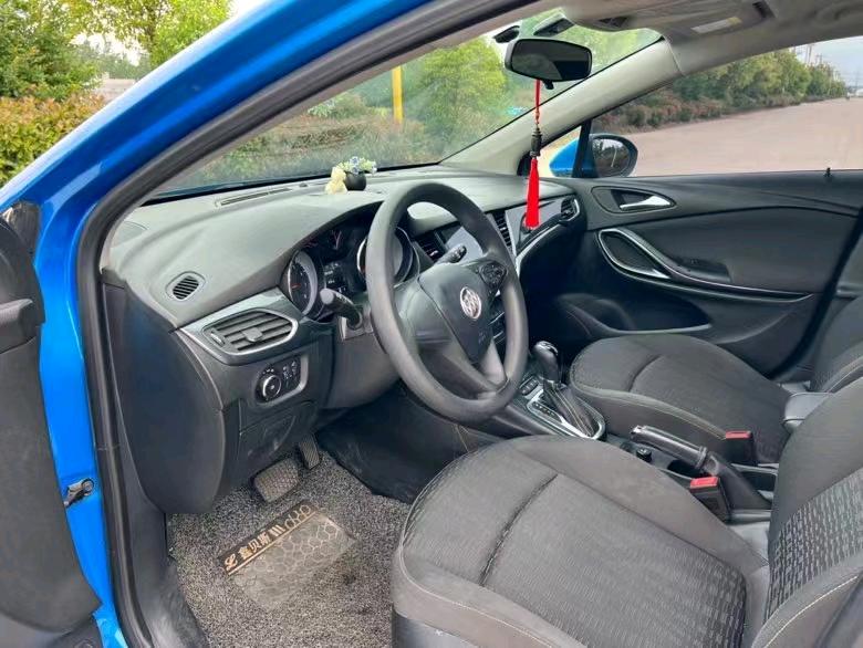 盐城17年别克威朗6