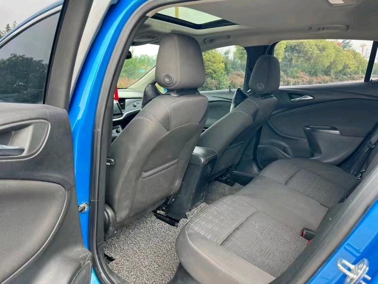 盐城17年别克威朗7