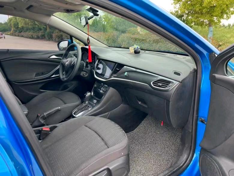 盐城17年别克威朗9