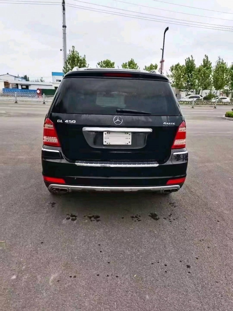 东营11年奔驰GL9