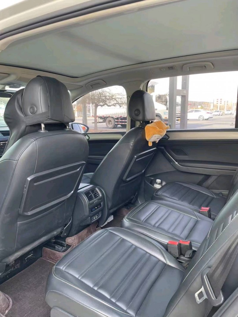 保定18年大众途安5