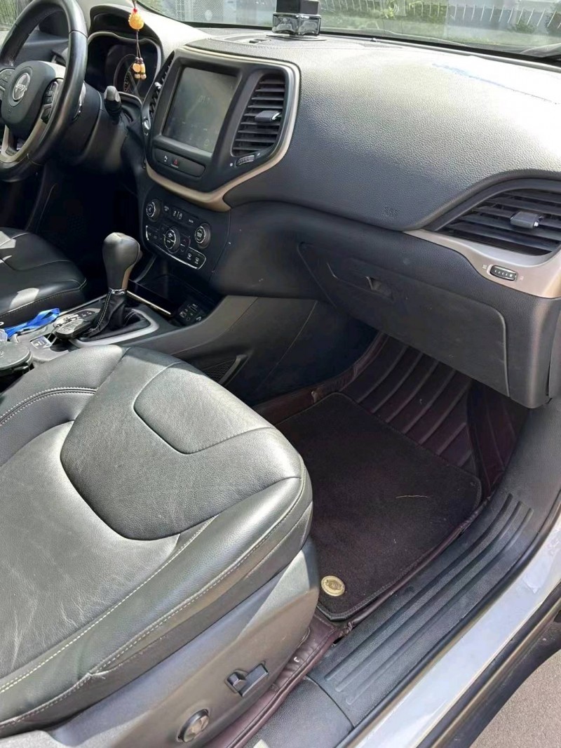 徐州18年Jeep自由光5