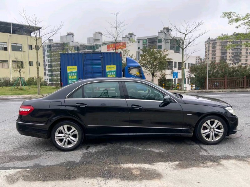 广州11年奔驰E4