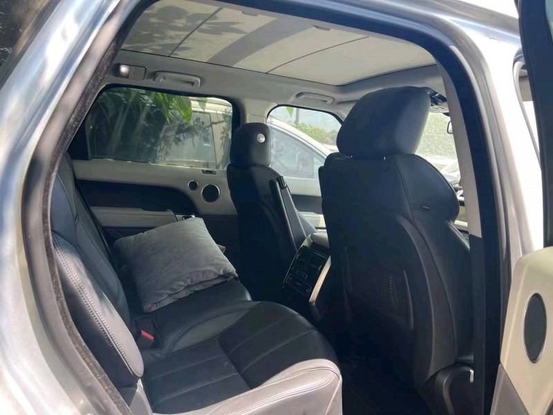 石家庄19年路虎揽胜运动5