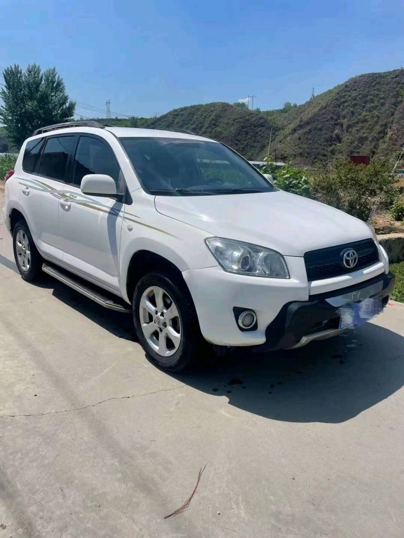 石家庄13年丰田RAV42