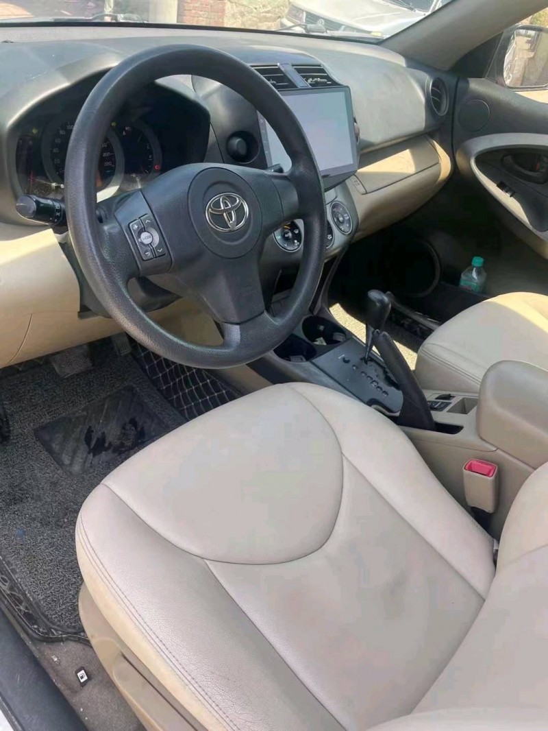 石家庄13年丰田RAV44