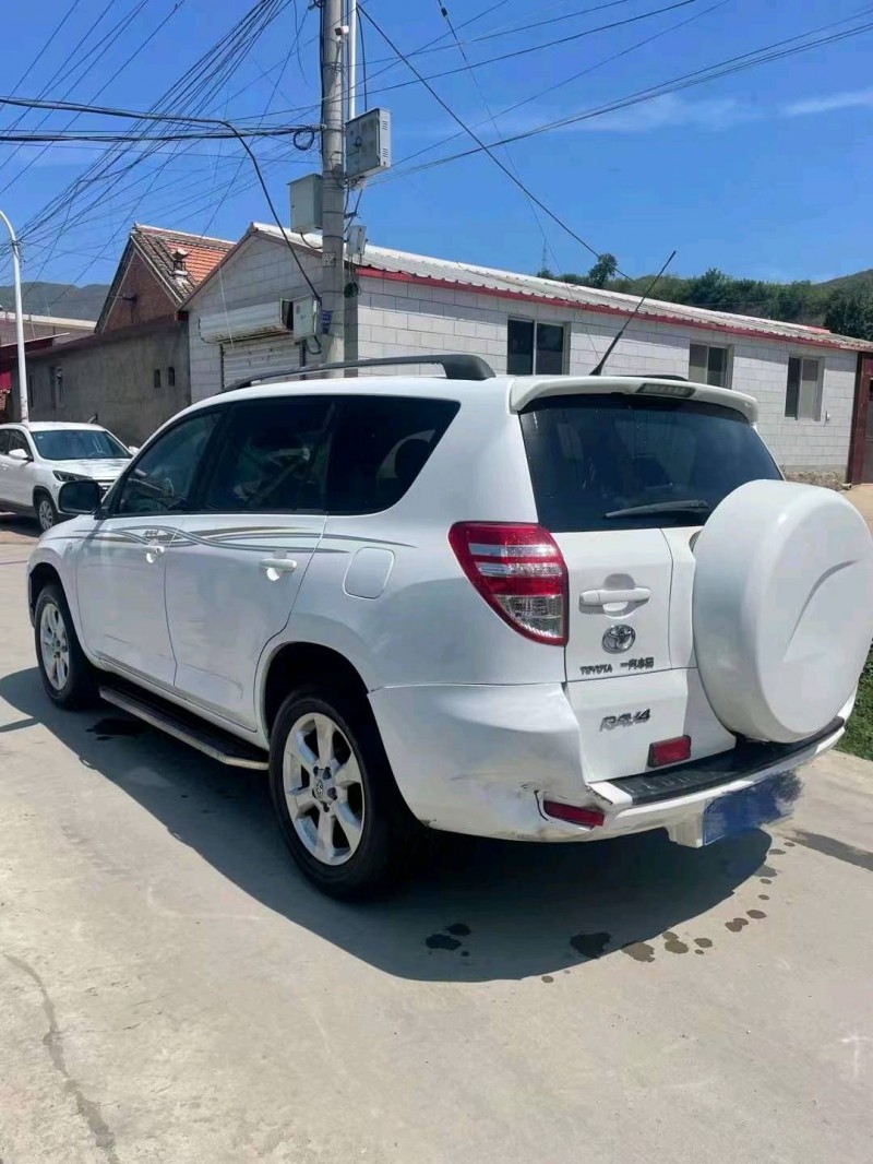石家庄13年丰田RAV47