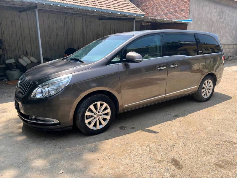 青岛13年别克GL82