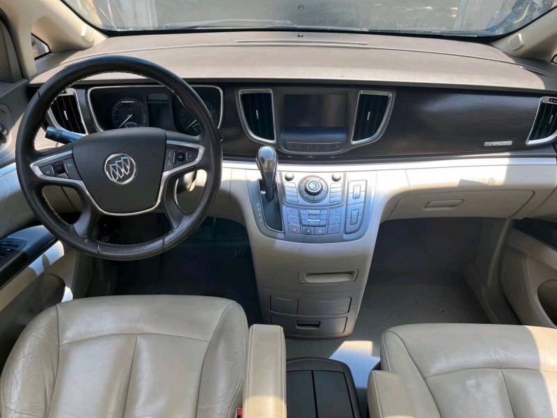 青岛13年别克GL84