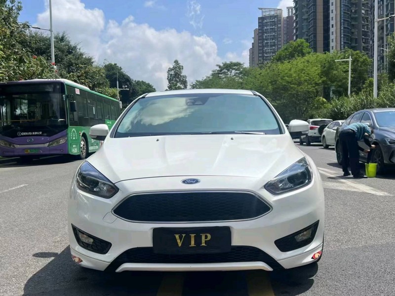 深圳16年福特福克斯1