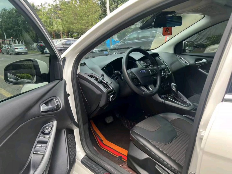 深圳16年福特福克斯4