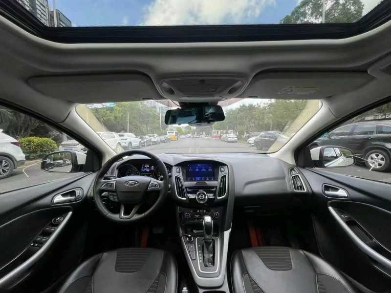 深圳16年福特福克斯7