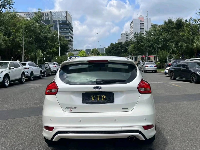 深圳16年福特福克斯9