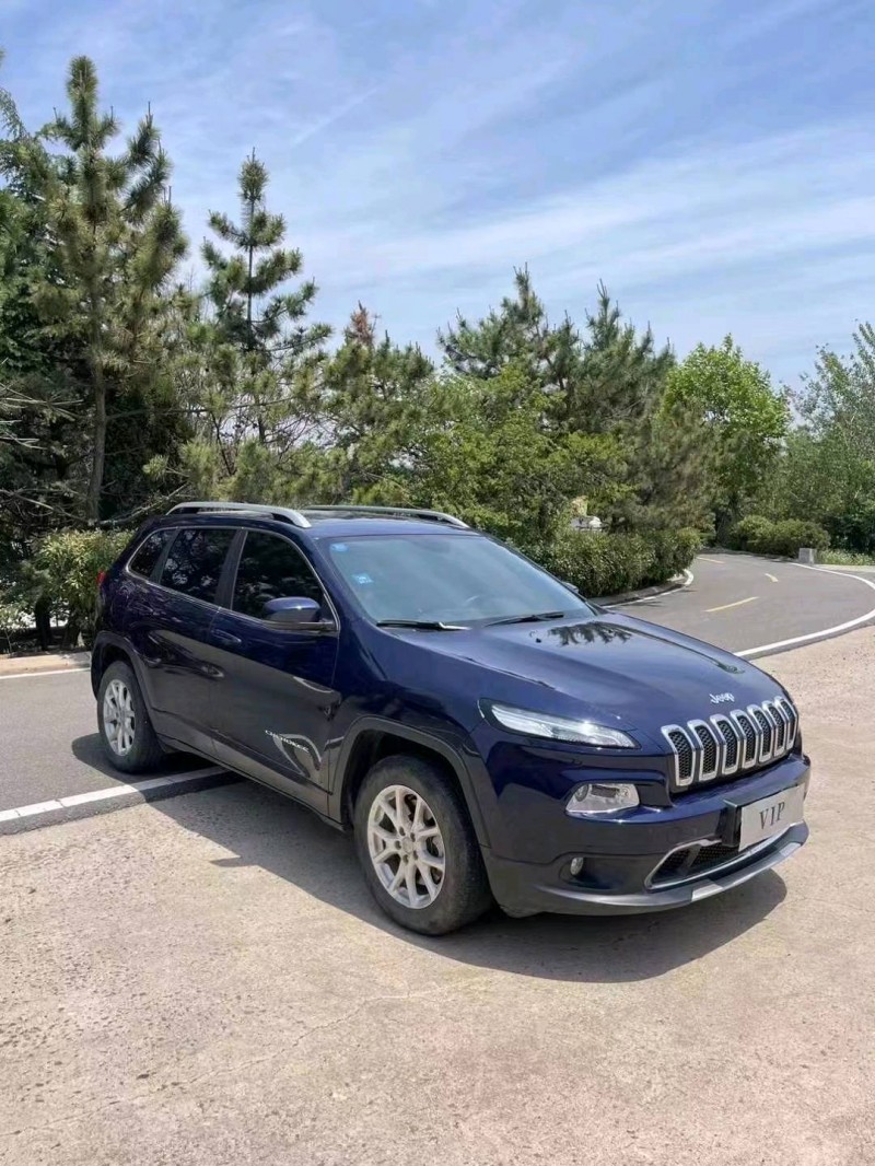 东营18年Jeep自由光3