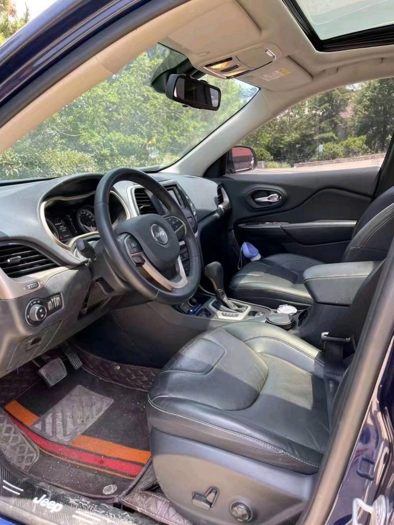 东营18年Jeep自由光8