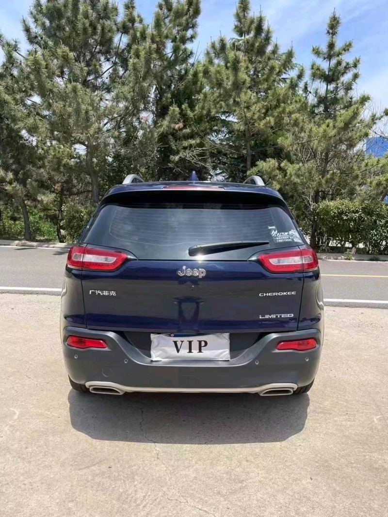 东营18年Jeep自由光9