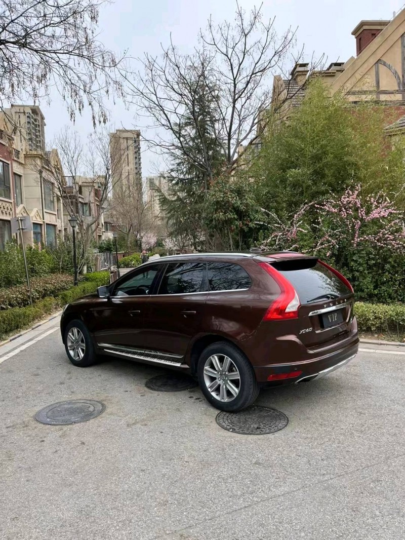 青岛16年沃尔沃XC608