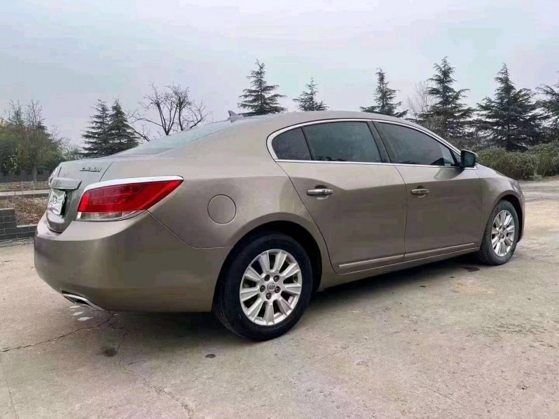 枣庄10年别克君越6