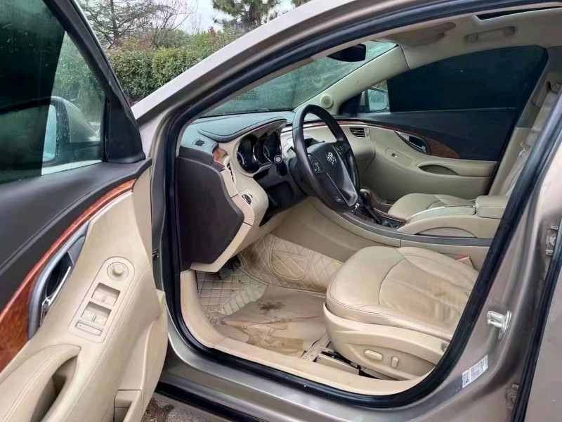 枣庄10年别克君越7