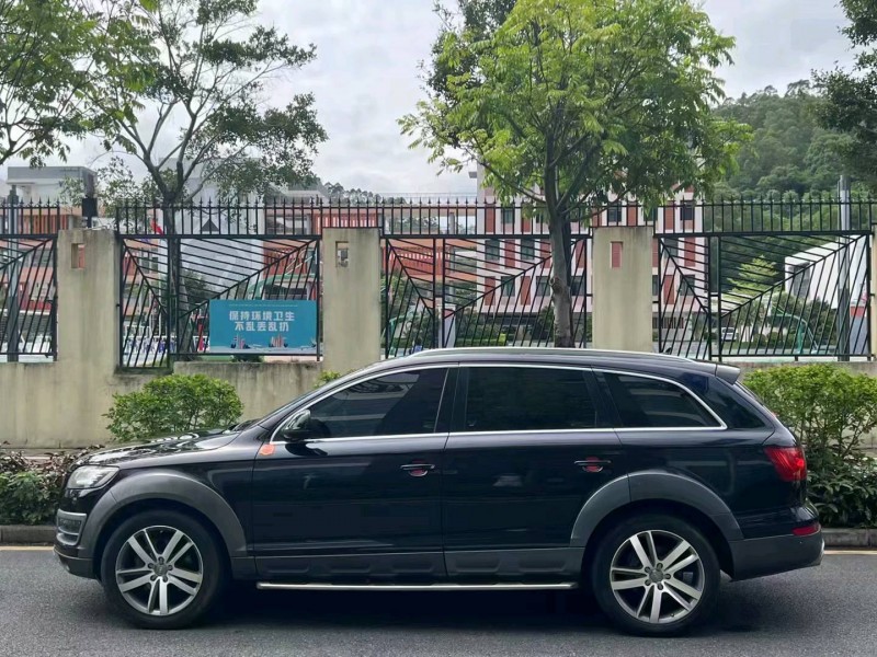 深圳10年奥迪Q75