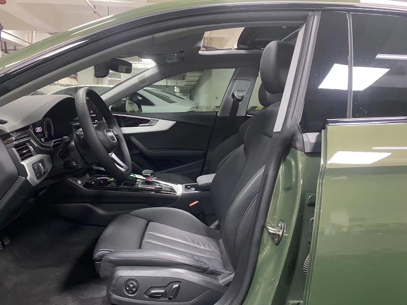 成都22年奥迪A55