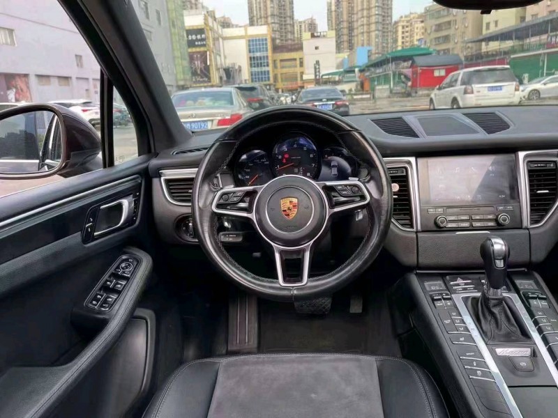 珠海18年保时捷Macan4