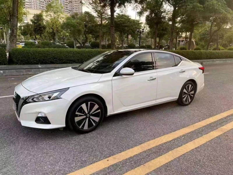 汕头22年日产天籁3
