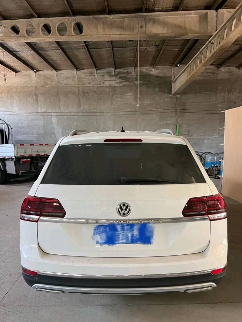 保定17年大众途昂9