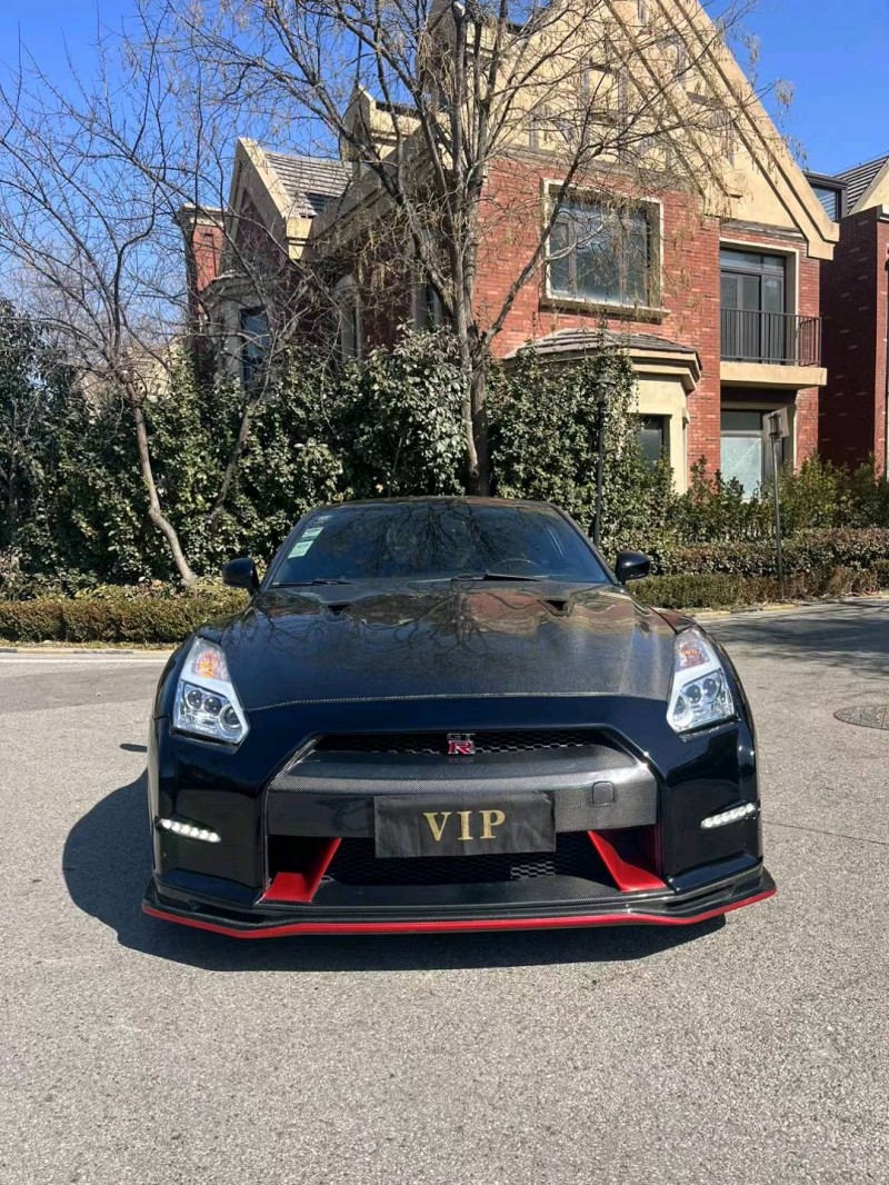 青岛10年日产GT-R1
