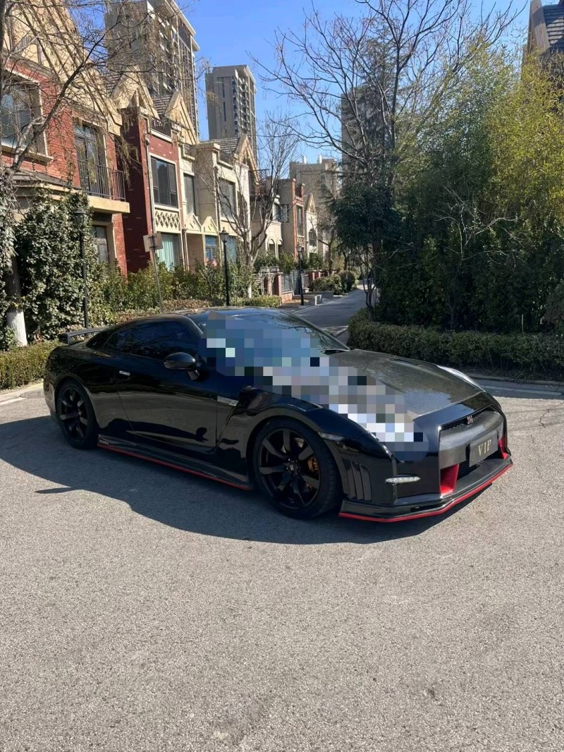青岛10年日产GT-R2